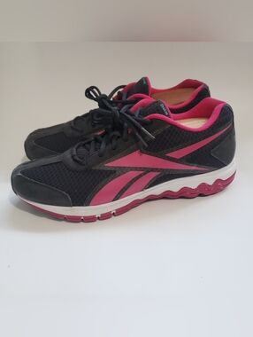 Reebok Womens Running Shoes Size 11 Black Pink Athletic Walking Shoes Well Kept.